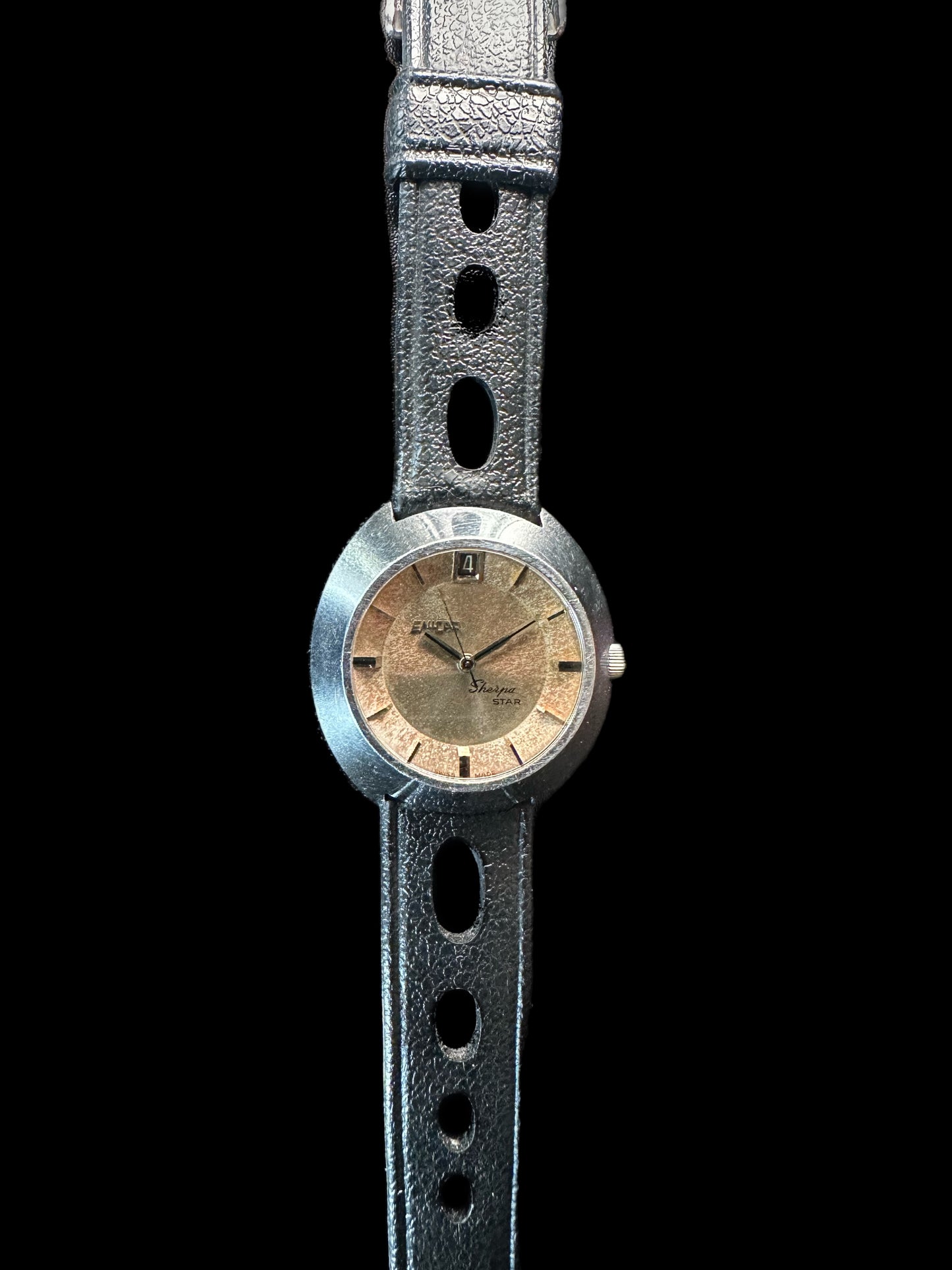 Enicar Sherpa Star automatic vintage watch date at 12